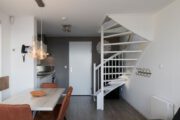 De Roompot Largo Strandvilla's Hoek van Holland hebben een compacte woonkamer