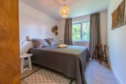 Master bedroom bij het vakantiehuis in Zeeland