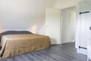 Ruime slaapkamer in het vakantiehuis in Zeeland