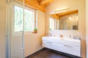Luxe badkamer van penthouse in Saalbach-Hinterglemm