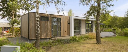 Moderne lodge op een Roompot vakantiepark