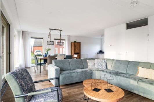 Ruime woonkamer van Vakantiehuis Sneekermeer