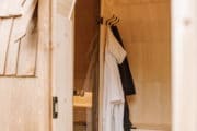 Geniet van verblijf met sauna bij natuurhuisje in Drantum