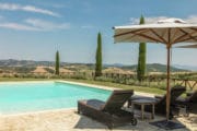 Vakantievilla in Italië met eigen zwembad en bijzonder uitzicht