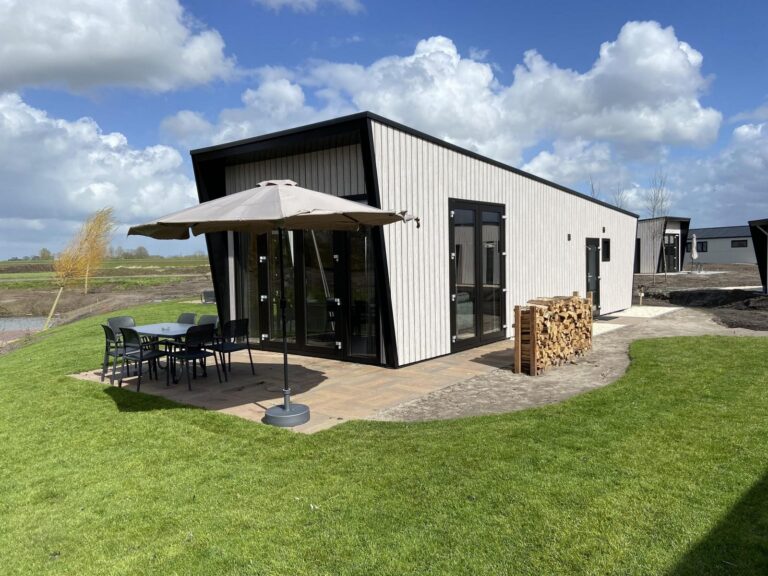 Buitenzijde van Just Nature Light 4 met terras